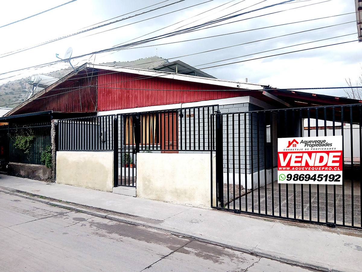 Amplia Casa 2D 1B Est y Patio de 165m2 – Comuna de Huechuraba