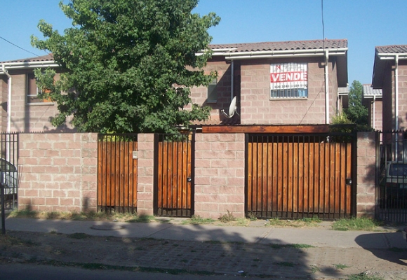 Corredores de Propiedades Quilicura - Inmobiliaria Venden Quilicura Oferta Casa dos Pisos en Parque Central en Quilicura Casa en Condominio en Venta Quilicura