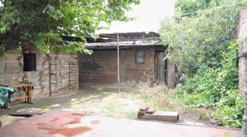 Venta Casa de Esquina con Terreno en Pedro Fontova