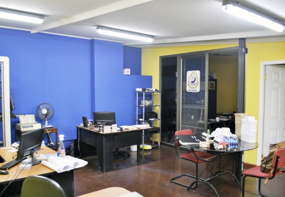 Casa Con Oficinas Comerciales Impecable y Amplia Propiedad Comercial – Independencia en Casas en Venta Propiedad Comercial en Venta Casas en Venta en Independencia en Propiedades Comerciales y Terrenos