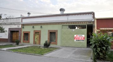 Impecable y Amplia Propiedad Comercial – Independencia