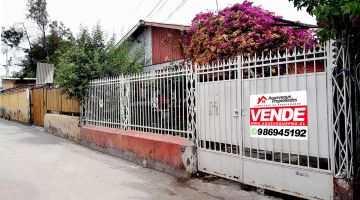 Amplia Casa en Venta 4D 1B, EST y Patio – Comuna de Lo Espejo