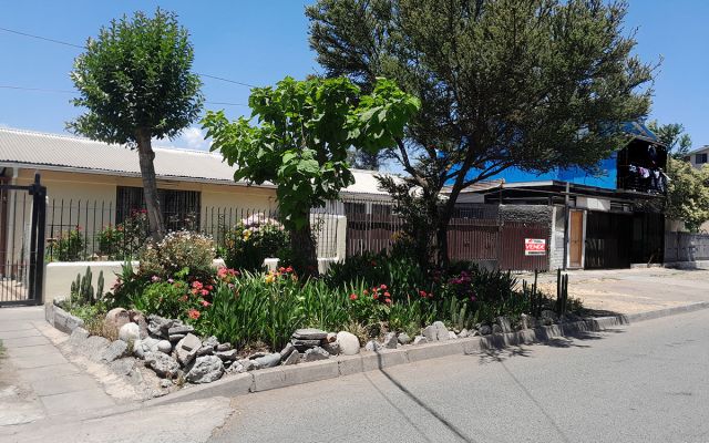 Amplia Casa 4D 2B, Patio y EST – Metro, Comuna de Recoleta