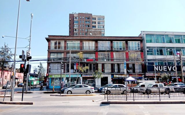 Amplio y Clásico Departamento 110m2, 4D 3B, EST – Metro Hospitales