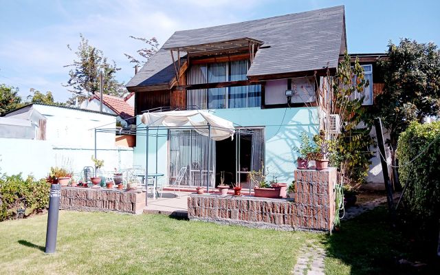 Gran Casa Familiar 400m2, 5D 3B, Est y Patio – Clásico Barrio de San Miguel
